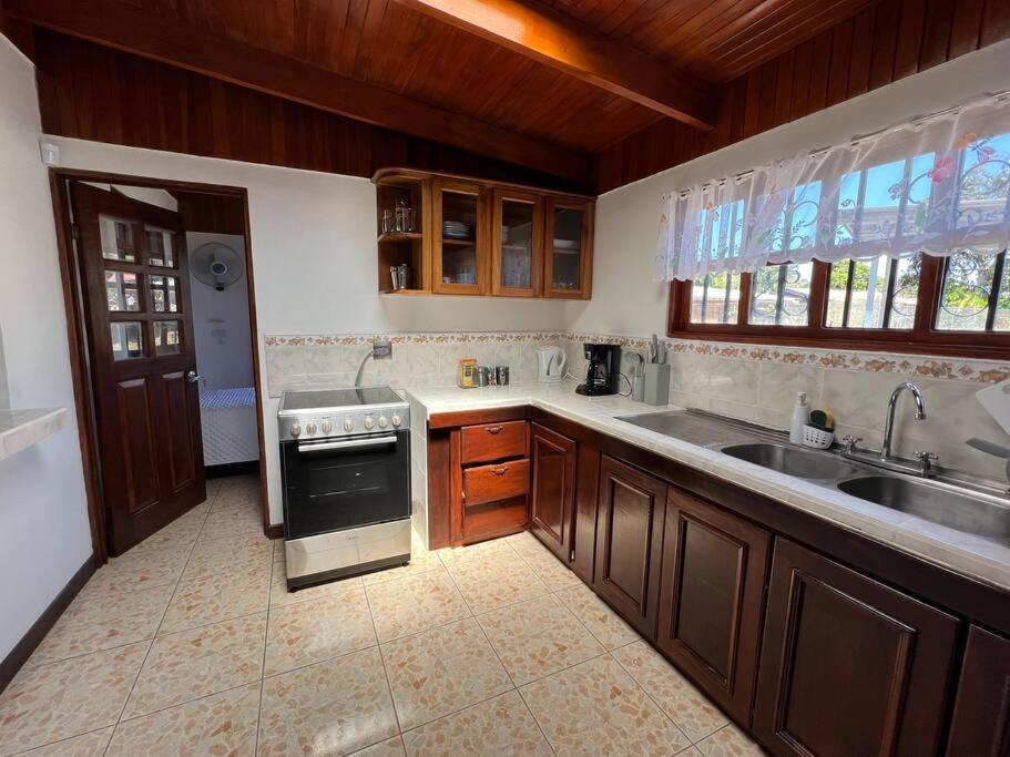 Amplia Casa En Paquera Apartment ภายนอก รูปภาพ